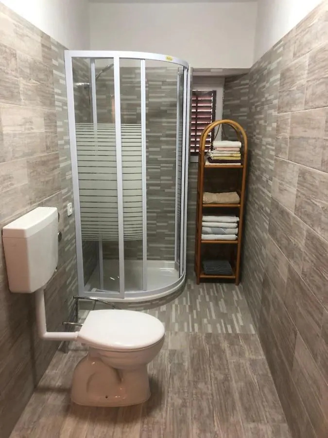 Roc Holiday Home
