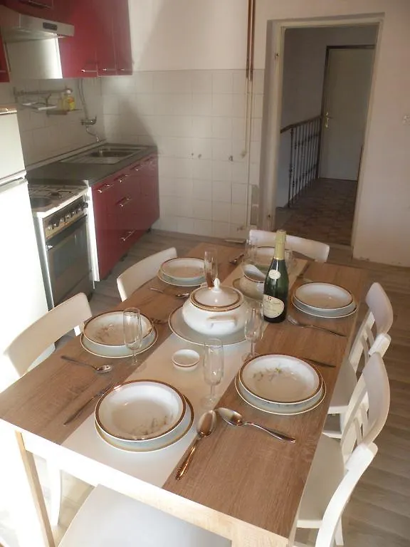Roc Holiday Home